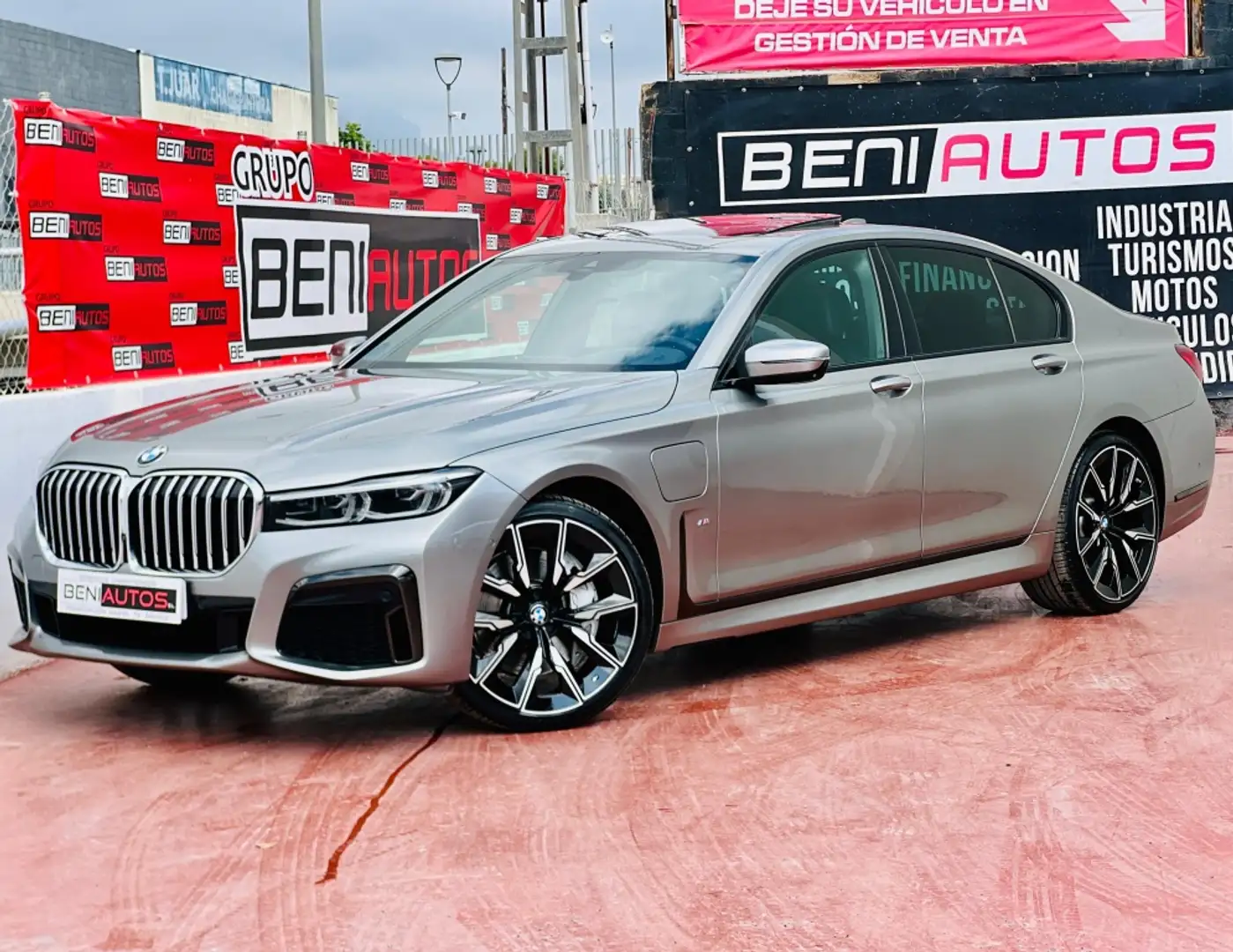 BMW 745 745e Grau - 1