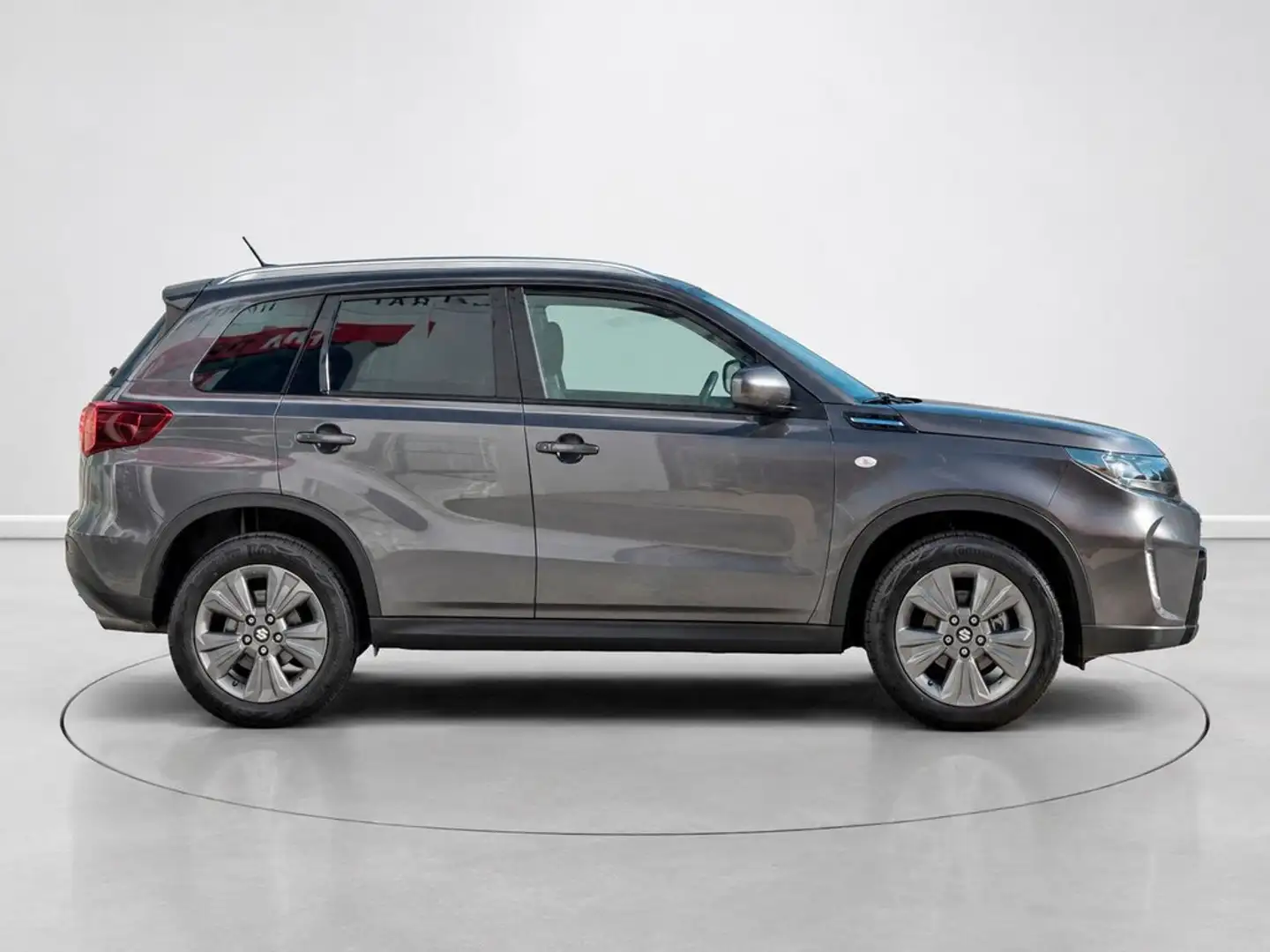 Suzuki Vitara 1.4T Mild Hybrid S2 4WD Gris - 2