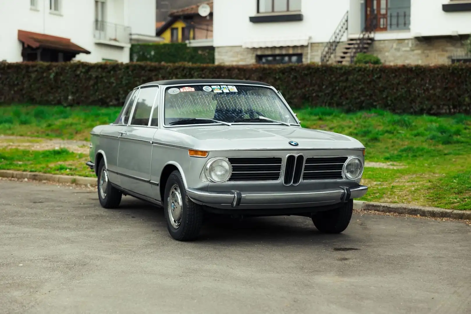 BMW 2002 Cabriolet - 2