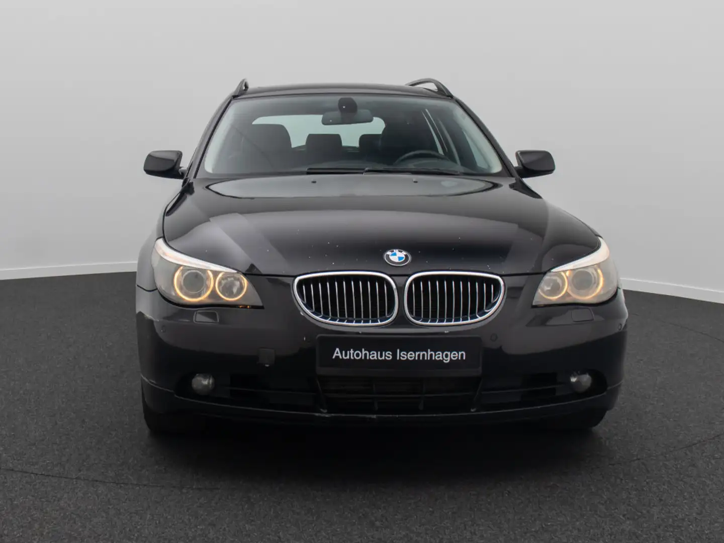 BMW 530 Touring Navi Leder HUD Pano AHK Voll - 2