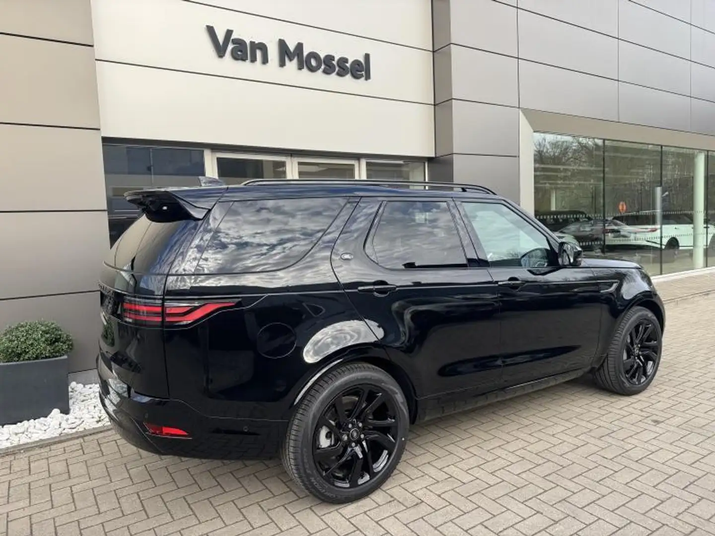 Land Rover Discovery D250 Dynamic SE AWD Auto. 25MY Zwart - 2