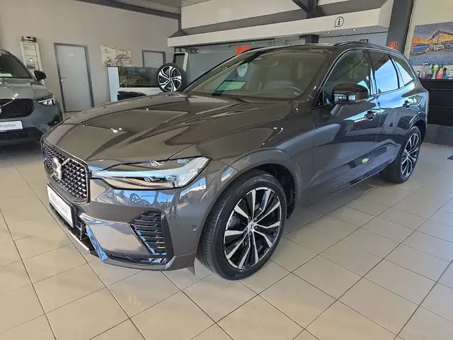 Volvo XC60 B5 Ultra Dark AWD ACC BLIS FourC AHK 360°