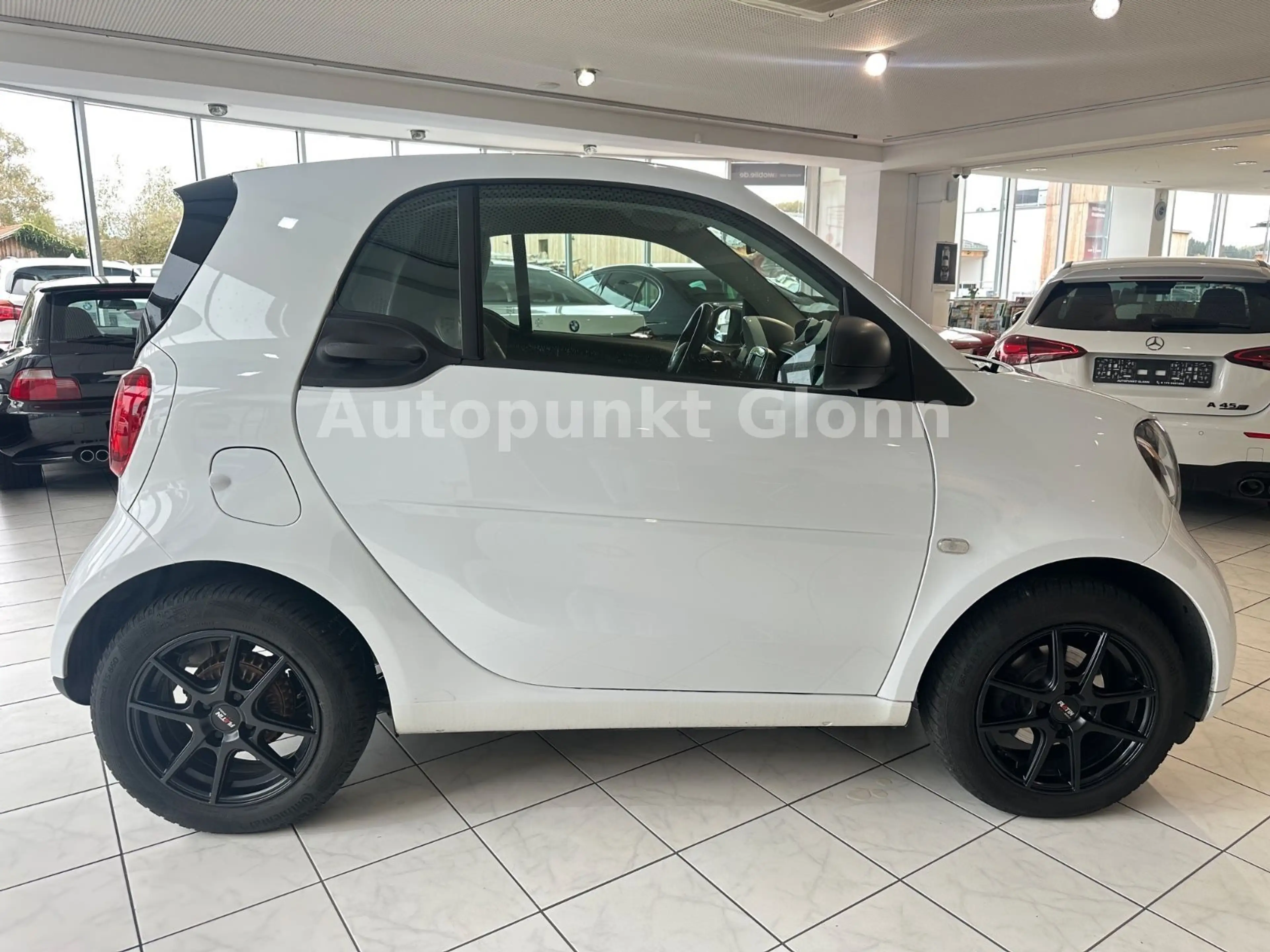 smart forTwo fortwo coupe Basis 52 kW|Navi|SHZ|Klima| — photo 6