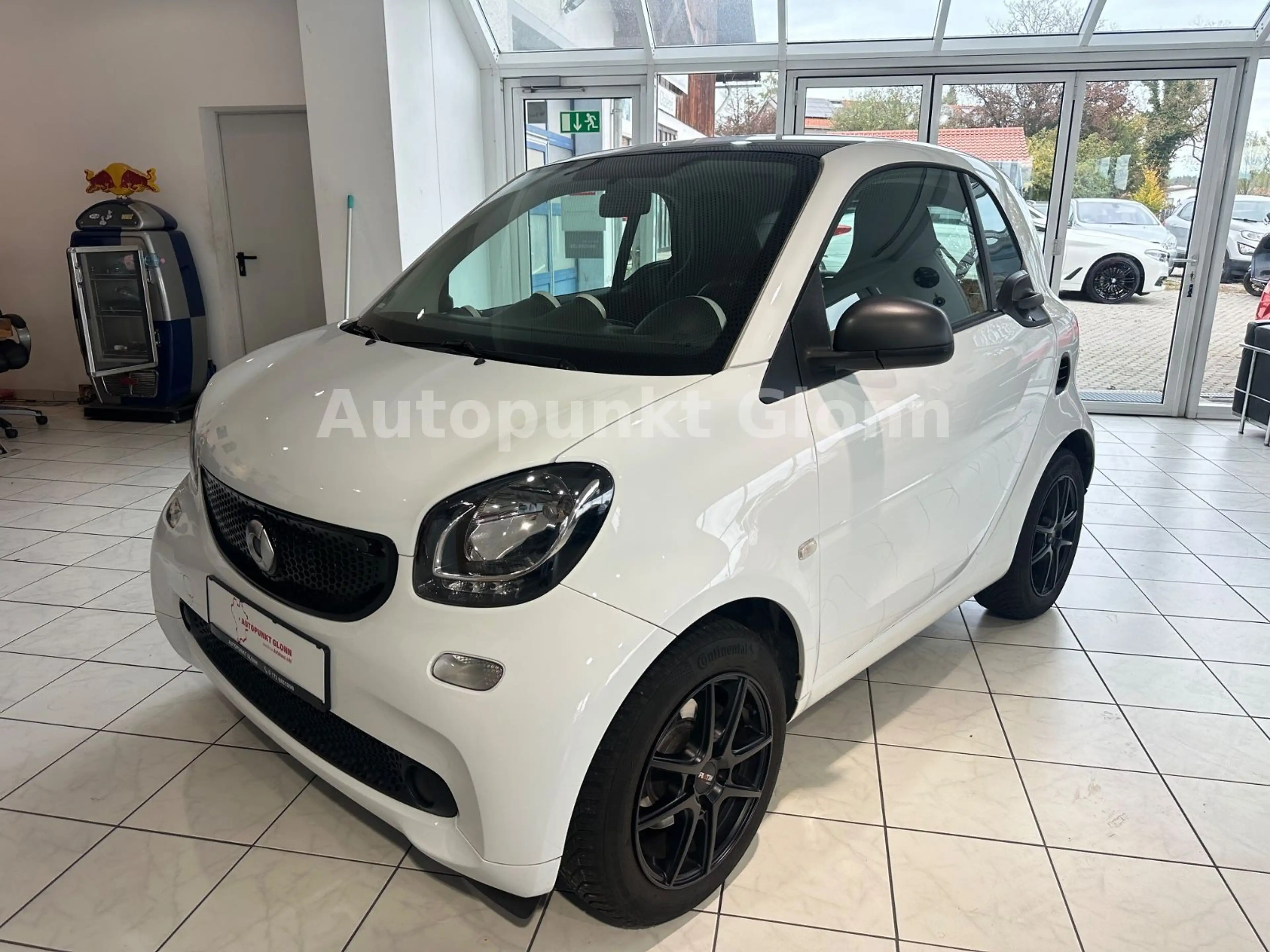 smart forTwo fortwo coupe Basis 52 kW|Navi|SHZ|Klima| — photo 2
