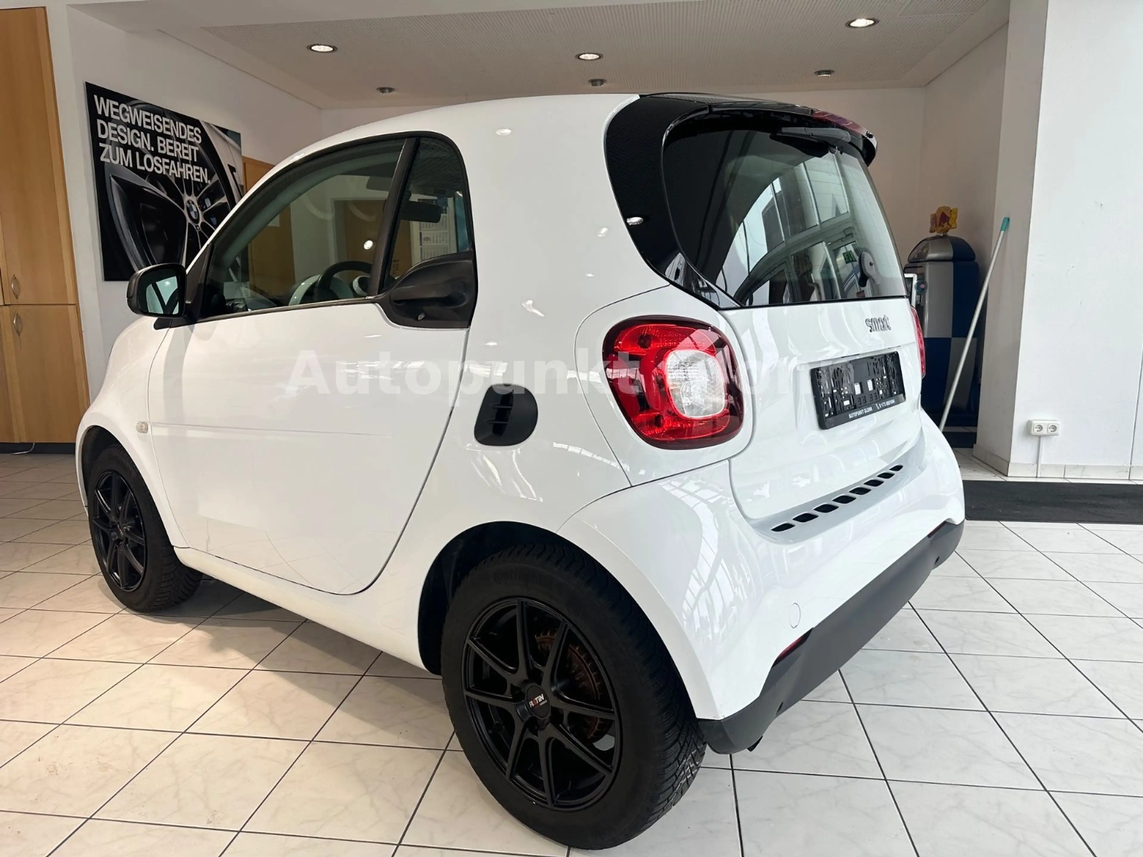 smart forTwo fortwo coupe Basis 52 kW|Navi|SHZ|Klima| — photo 9