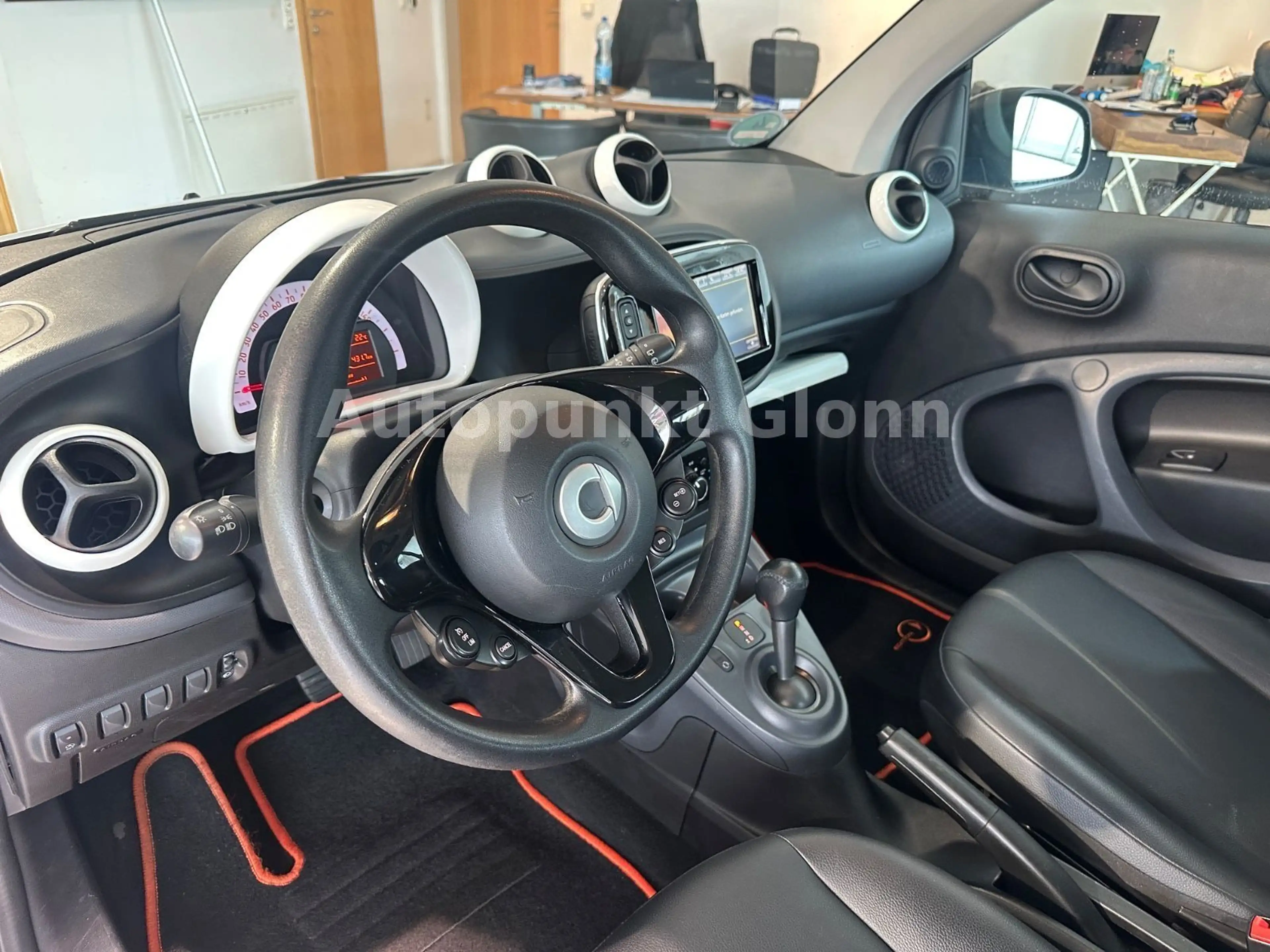 smart forTwo fortwo coupe Basis 52 kW|Navi|SHZ|Klima| — photo 10