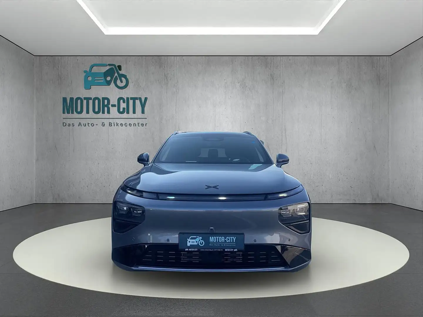 Xpeng G9 Performance AWD Grau - 2