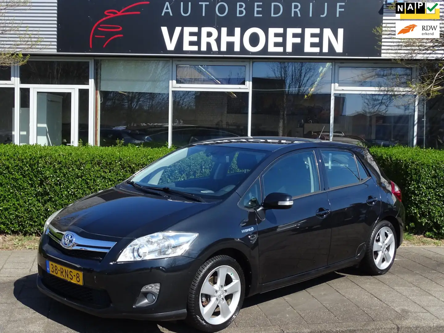 Toyota Auris 1.8 Full Hybrid Dynamic - AUTOMAAT - PARKEERCAMERA Zwart - 1