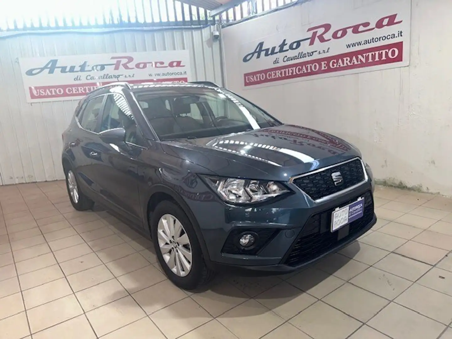 SEAT Arona Arona 1.0 TGI Style Grigio - 2
