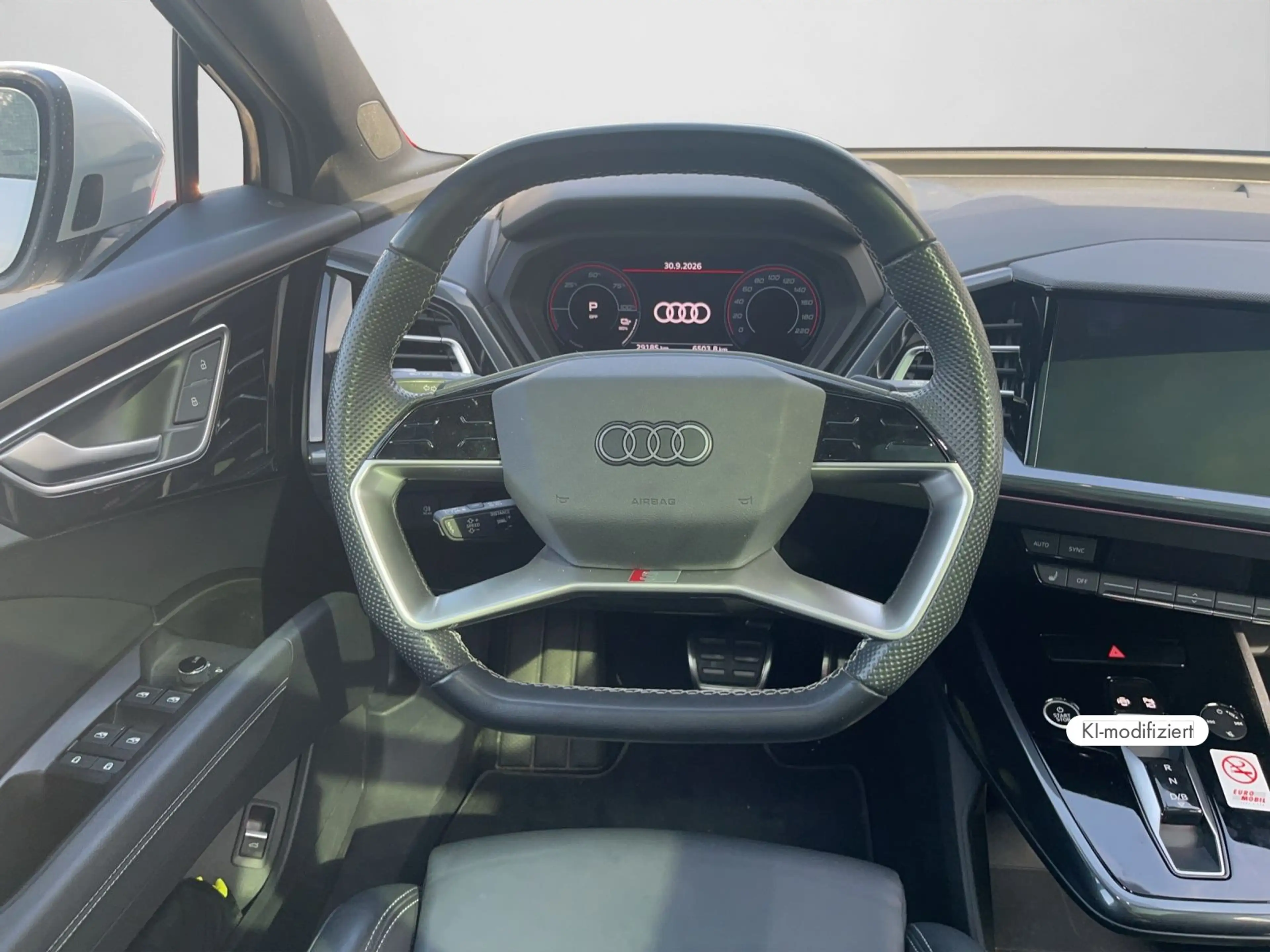 Audi Q4 e-tron 40 LEDER*PANO*OPTIK-SCHWARZ* — photo 9