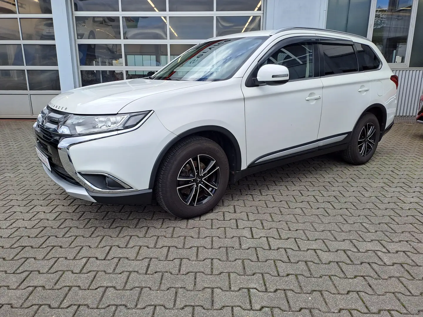 Mitsubishi Outlander Edition 100 2WD Blanc - 2