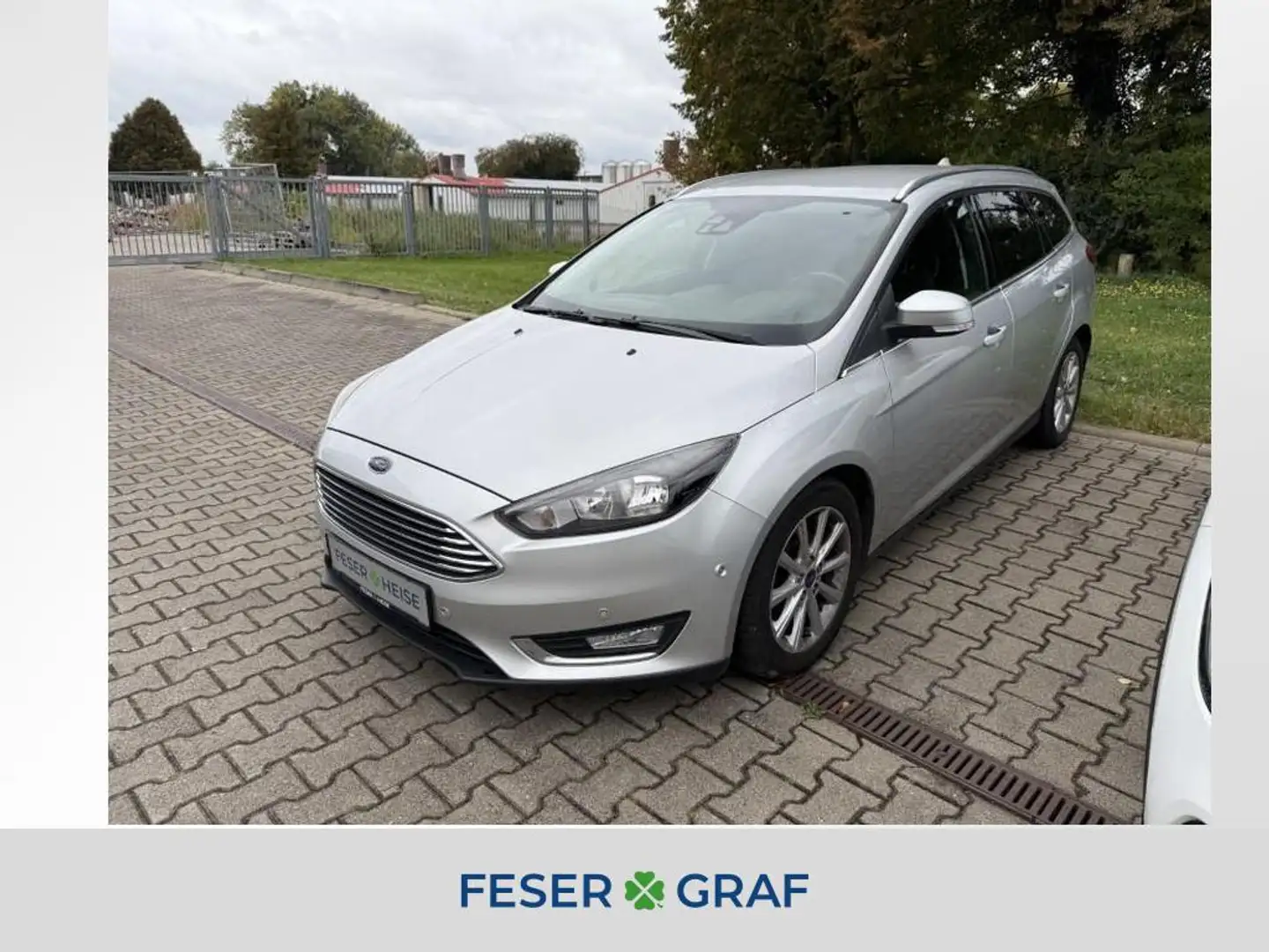 Ford Focus Turnier Autom.Titanium SHZ*RFK*AHK*Teilled Zilver - 1