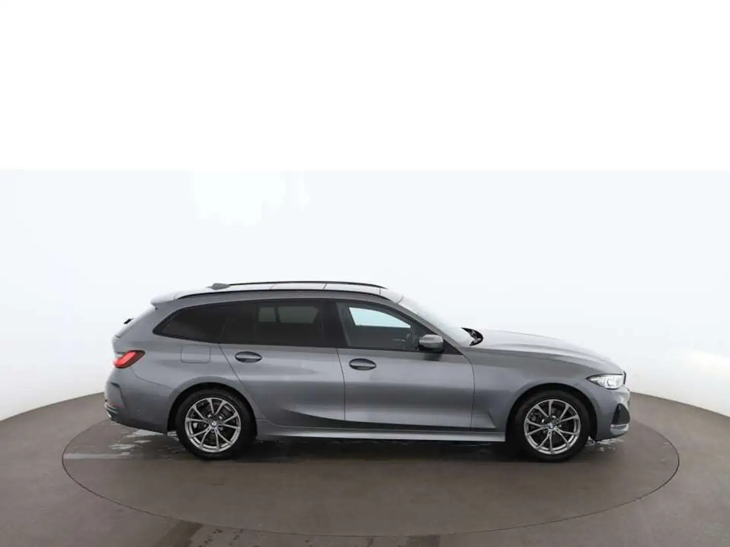 BMW 318 d Touring Aut LED SKY STANDHZ RADAR LEDER NAVI Grau - 2