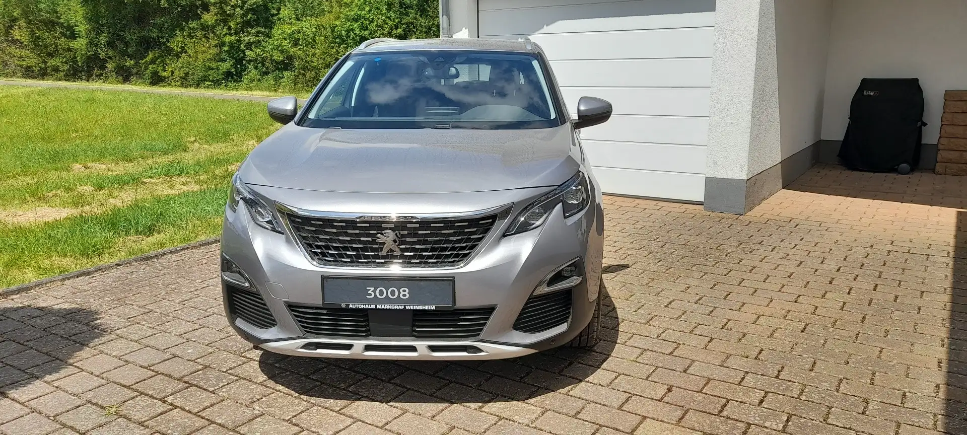 Peugeot 3008 Allure 130 PS EAT 8 Grau - 1
