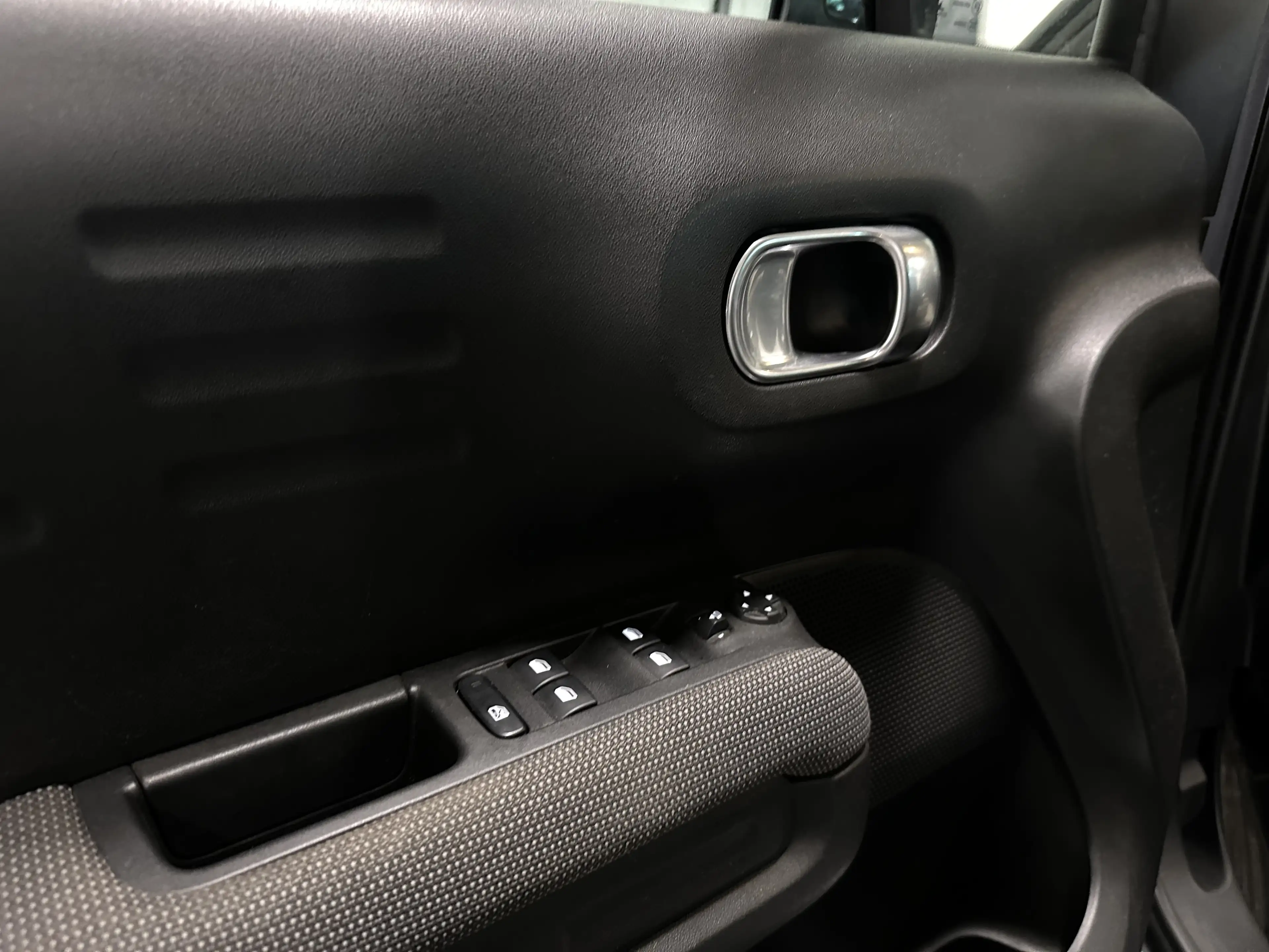 Citroen C3 Aircross 1.2 PureTech | S&S Shine | Navi | Camera | Trekhaa — photo 25