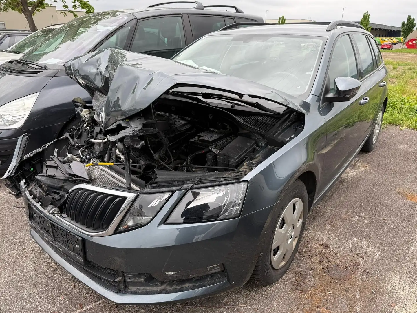 Skoda Octavia Ambition UNFALLFAHRZEUG! Grau - 1