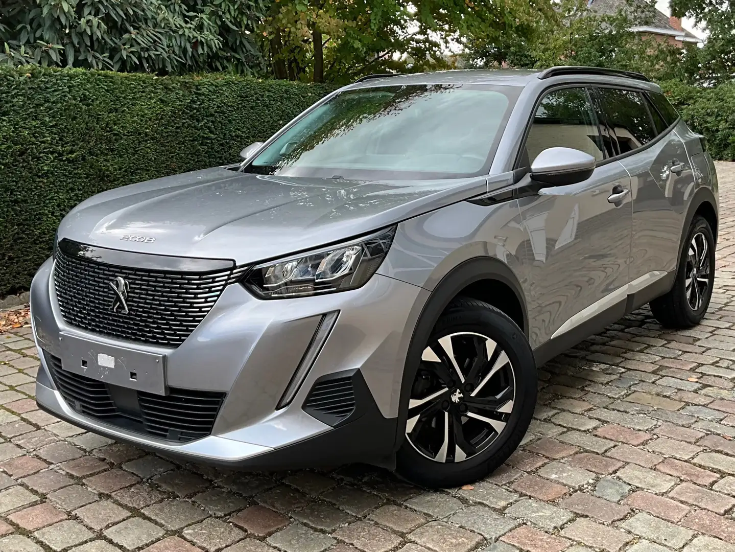 Peugeot 2008 1.2 PureTech Allure S  ### 24500 km ### Grijs - 1