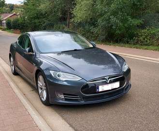 85D Premium/  Cuir/ Autopilot/ Free Charging/ 2015/ Garantie