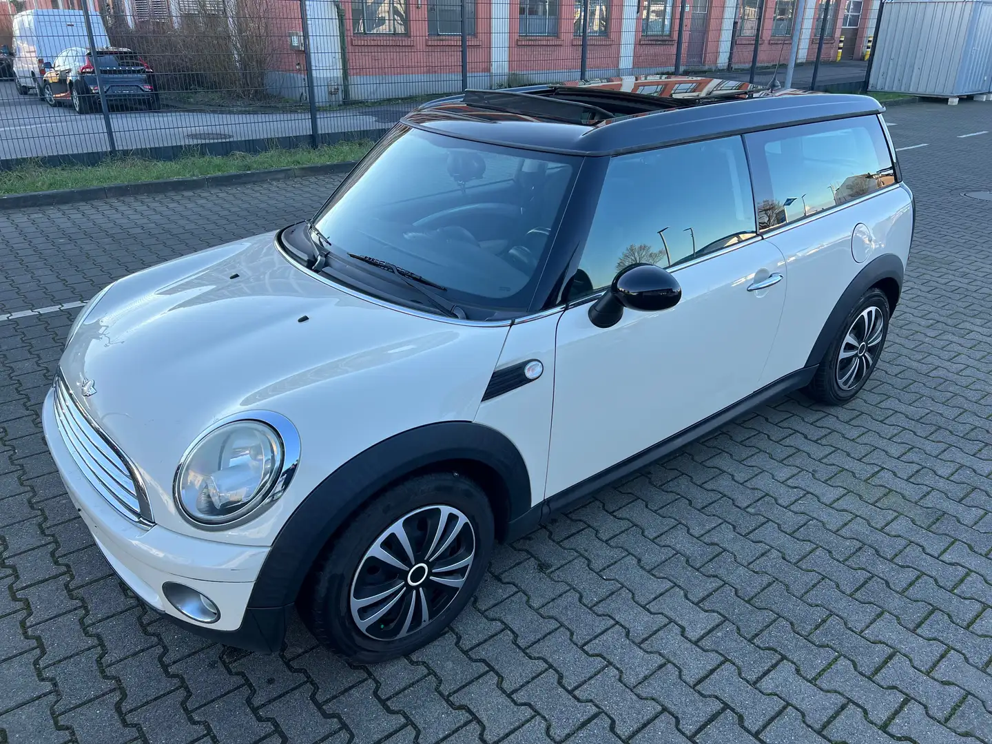 MINI Cooper Clubman (R55) Blanc - 2