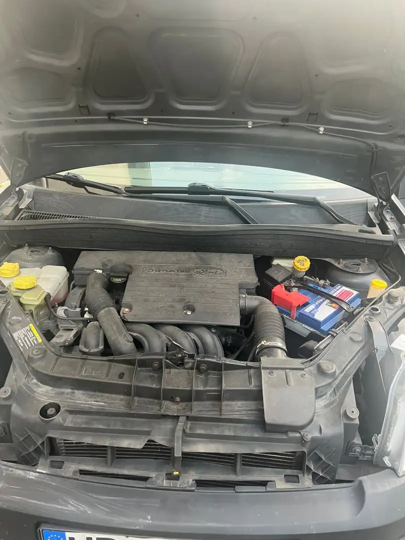 Ford Fusion 1.6 + - 2