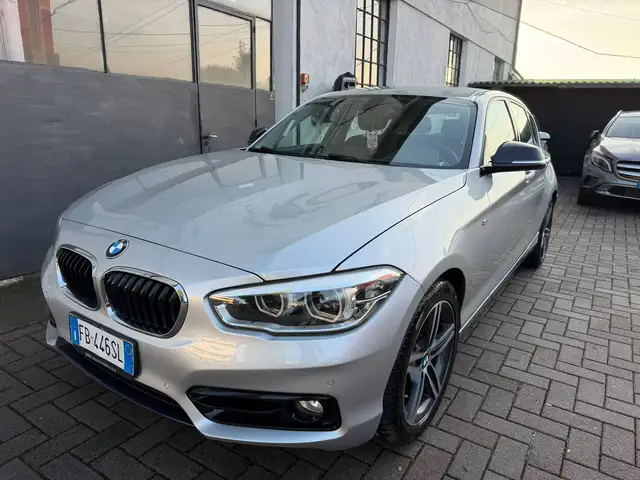 BMW 120 Serie 1 F/20-21 2015 120d xdrive Sport 5p auto