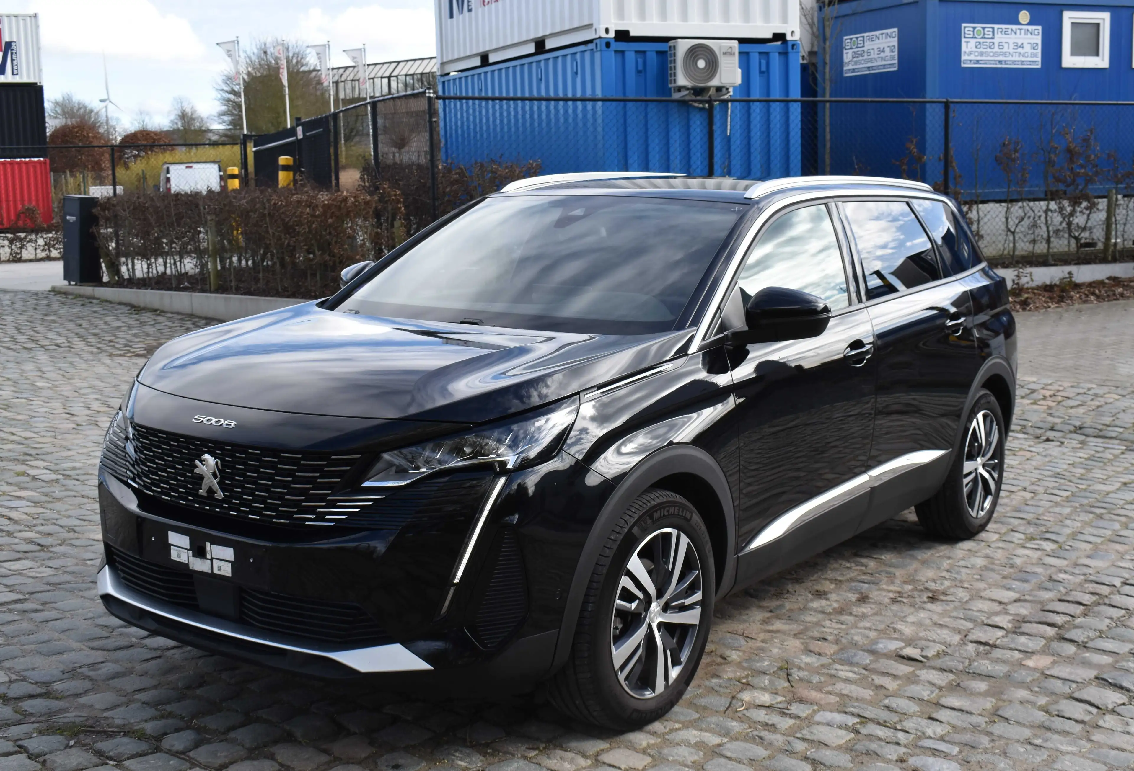 Peugeot 5008 1.2 EAT8 Allure 7 Places 50M km Carnet 2023 — photo 3