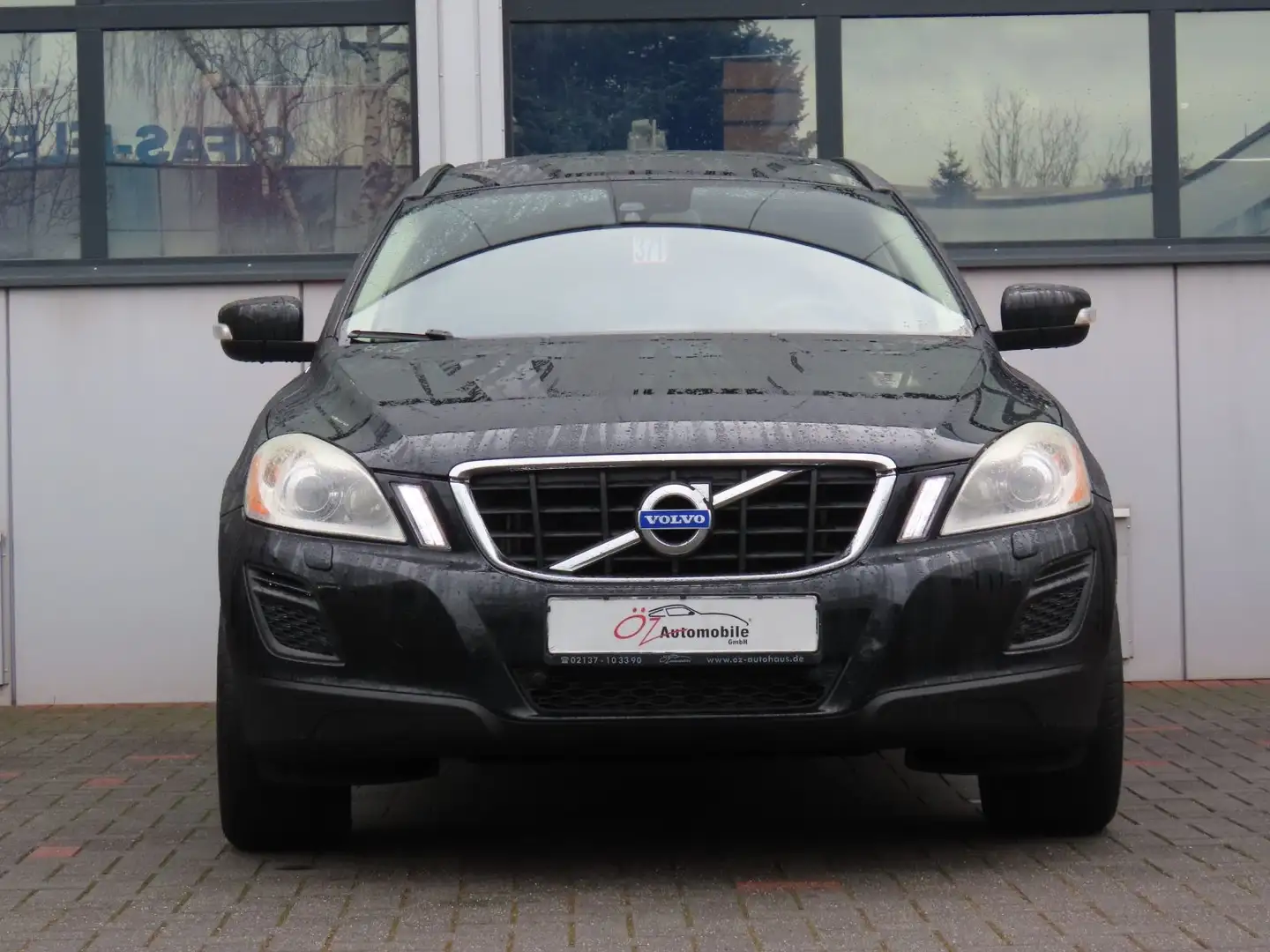 Volvo XC60 D5 AWD Summum Pano Schwarz - 2