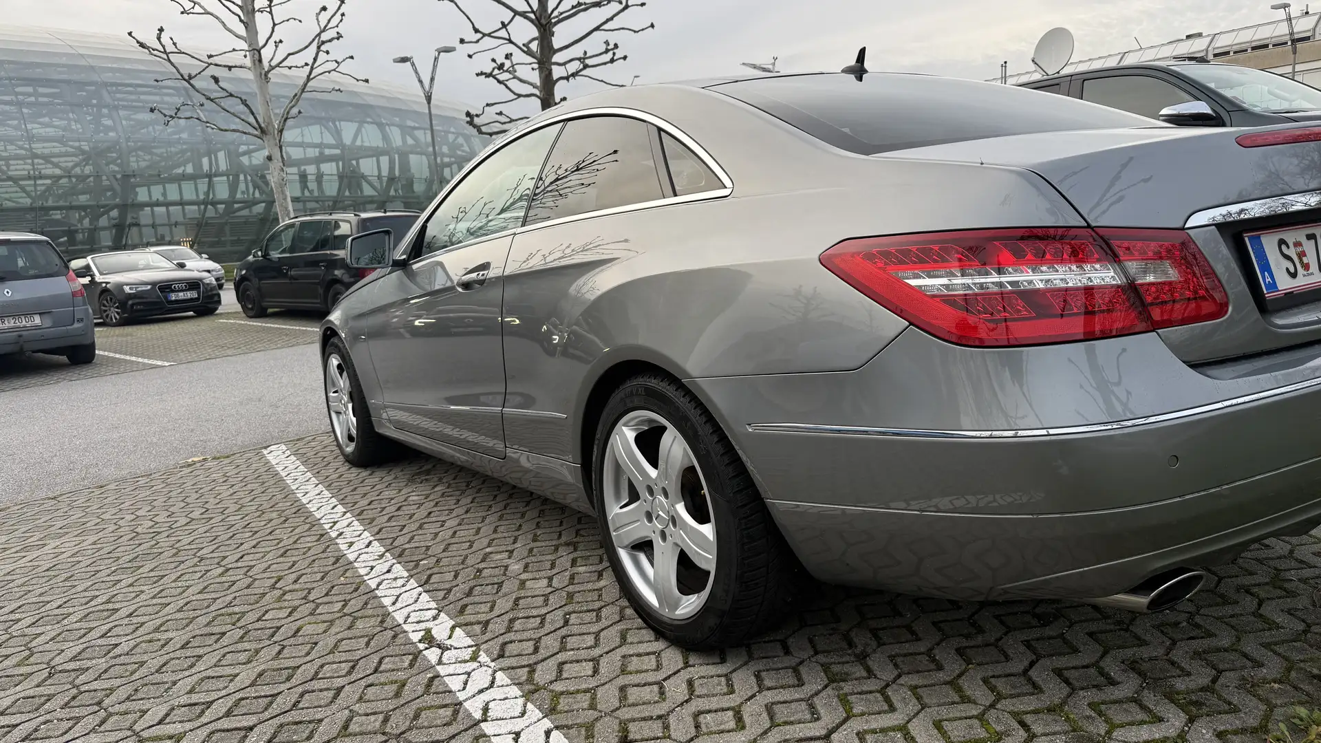 Mercedes-Benz E 250 BlueEfficiency CDI Aut. Silber - 2