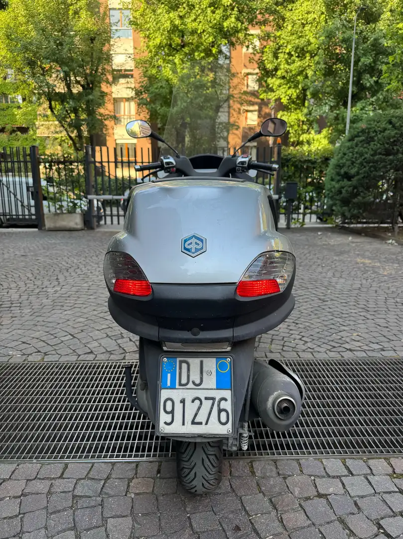 Piaggio MP3 250 Сірий - 1
