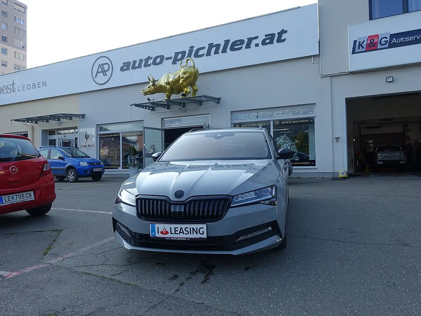 Skoda Superb Kombi 2,0 TDI 4x4 Sportline DSG Pano,AHK.RFK,Na... Gris - 1
