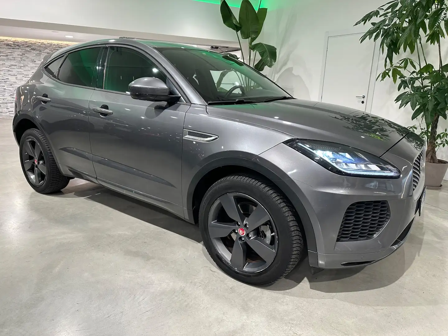 Jaguar E-Pace E-Pace 2.0D 150 CV AWD R-Dynamic Grigio - 2