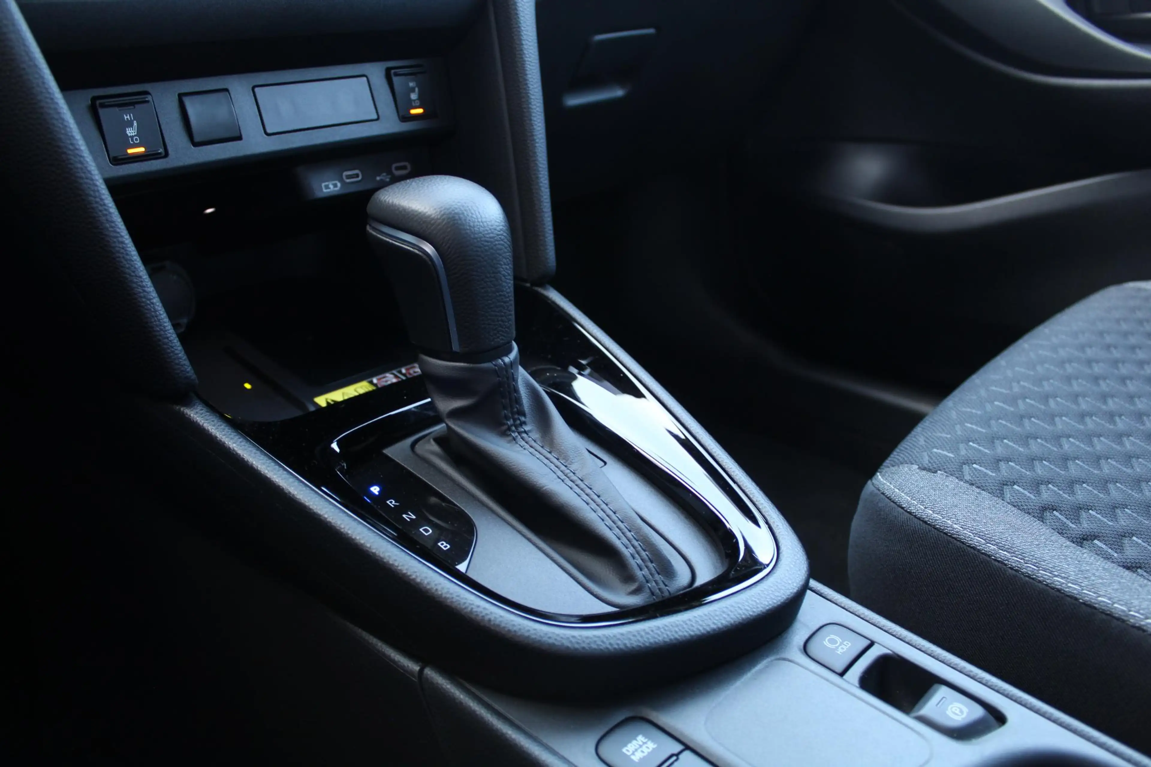 Toyota Yaris Cross 1.5 Hybrid 115 Dynamic Comfort Pack | Rijklaar | B — photo 28