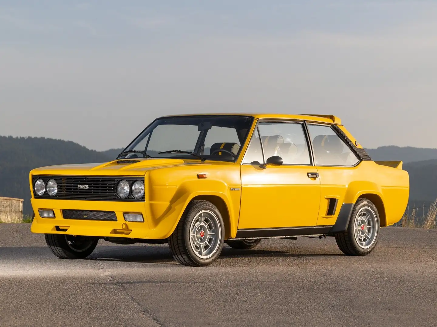 Fiat 131 Abarth Rally "Stradale" Replica Giallo - 1