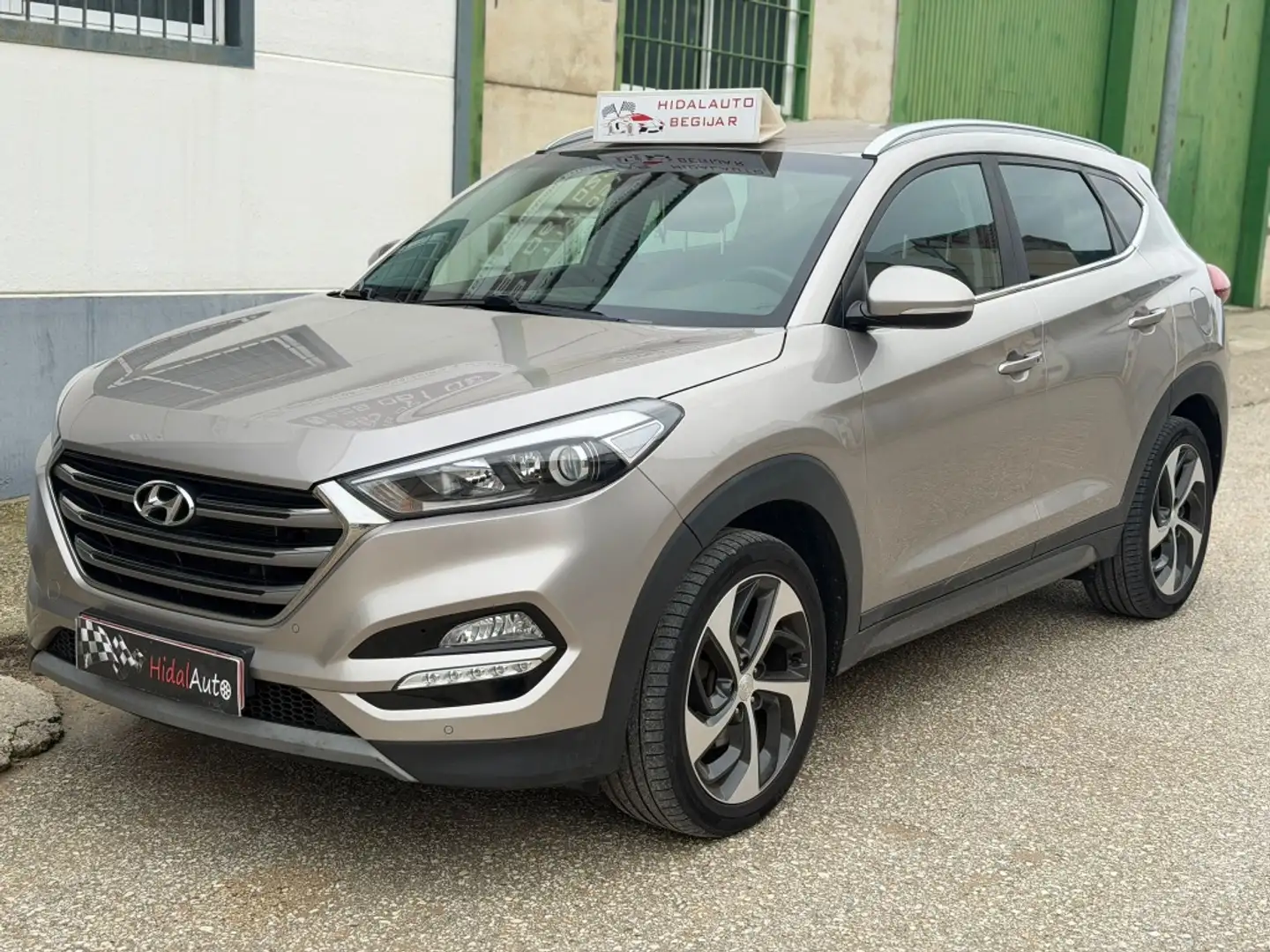 Hyundai TUCSON Todoterreno Manual de 5 Puertas Beige - 1