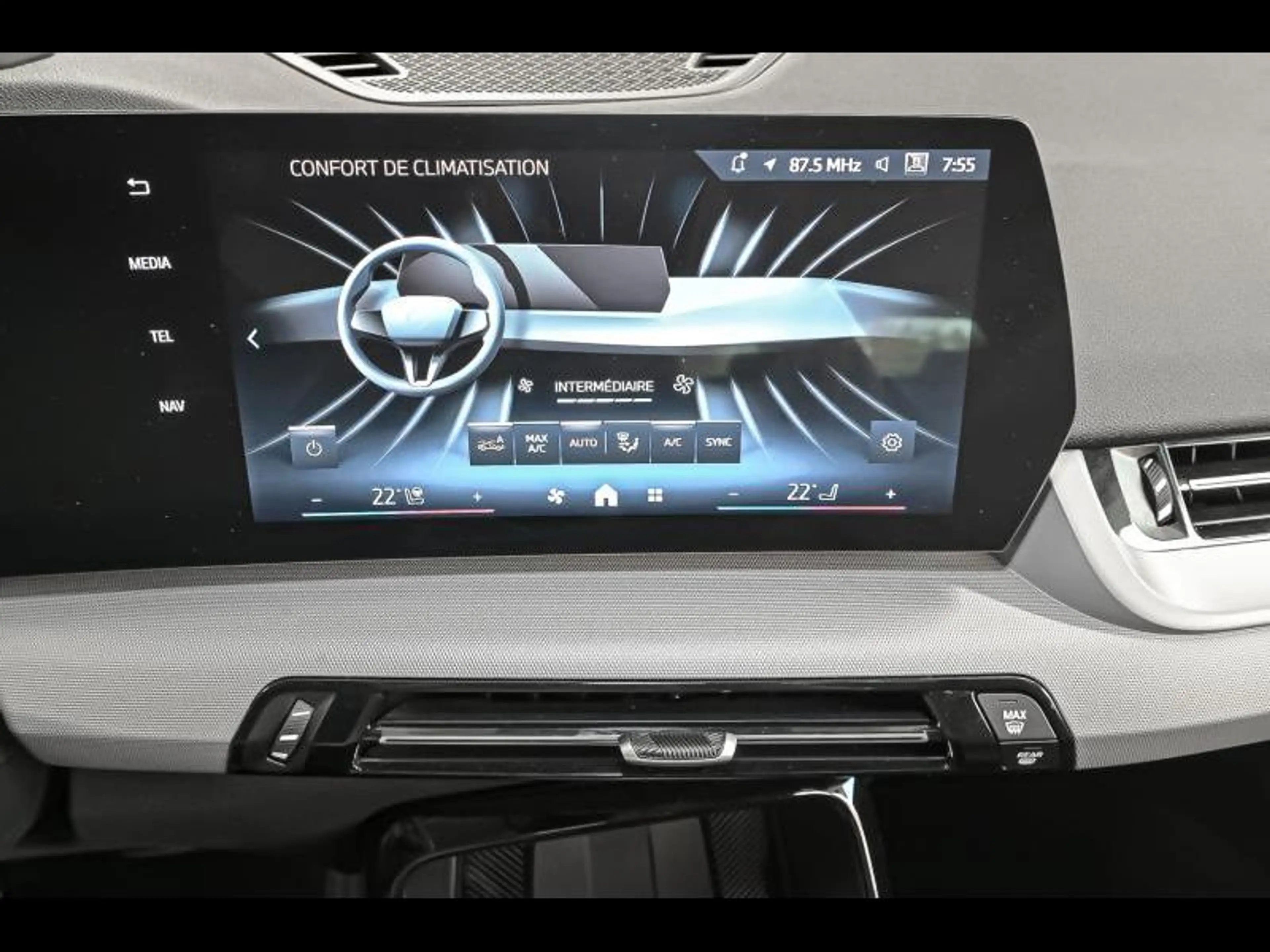 BMW X2 sDrive20i — photo 12