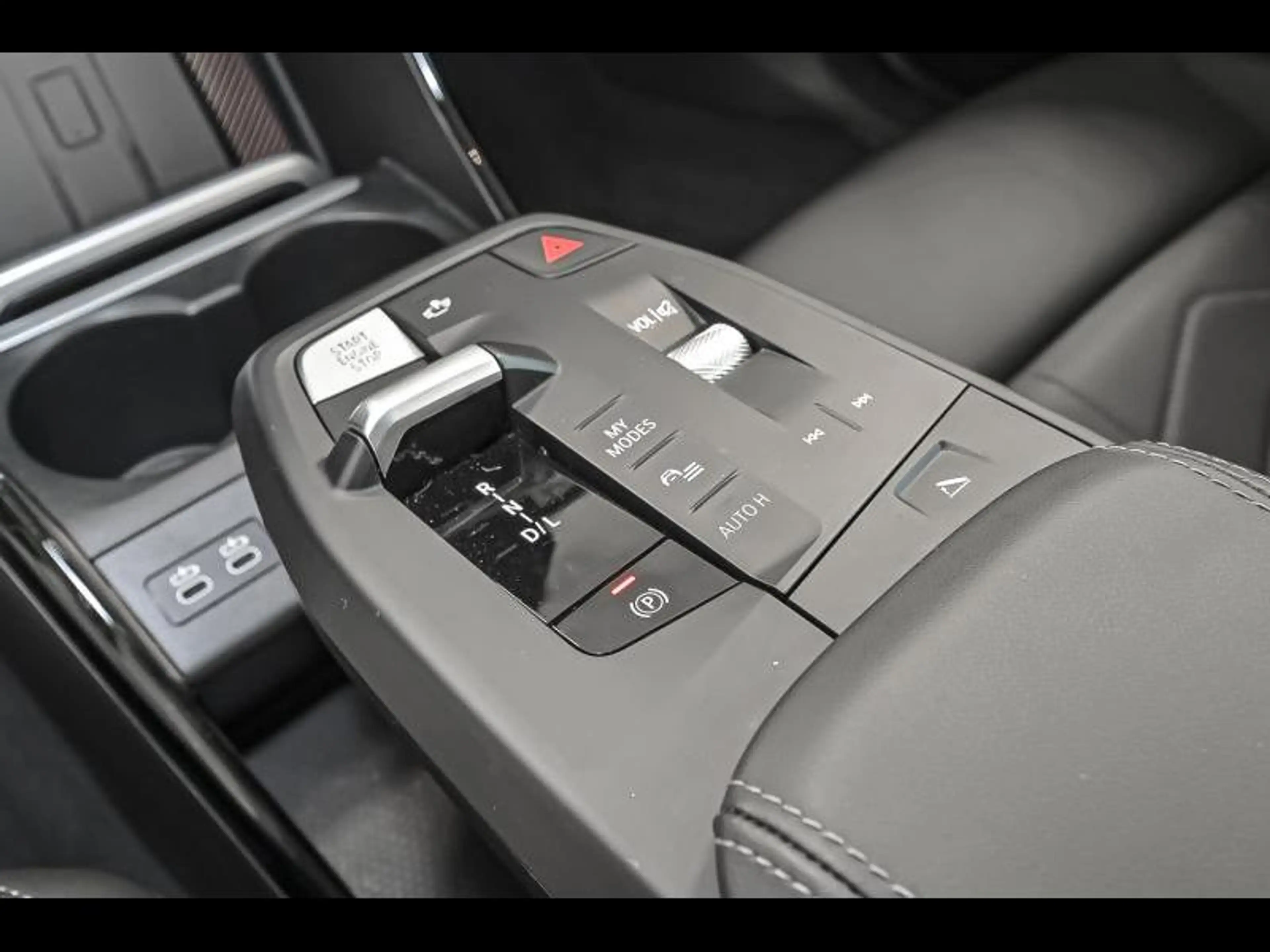BMW X2 sDrive20i — photo 11