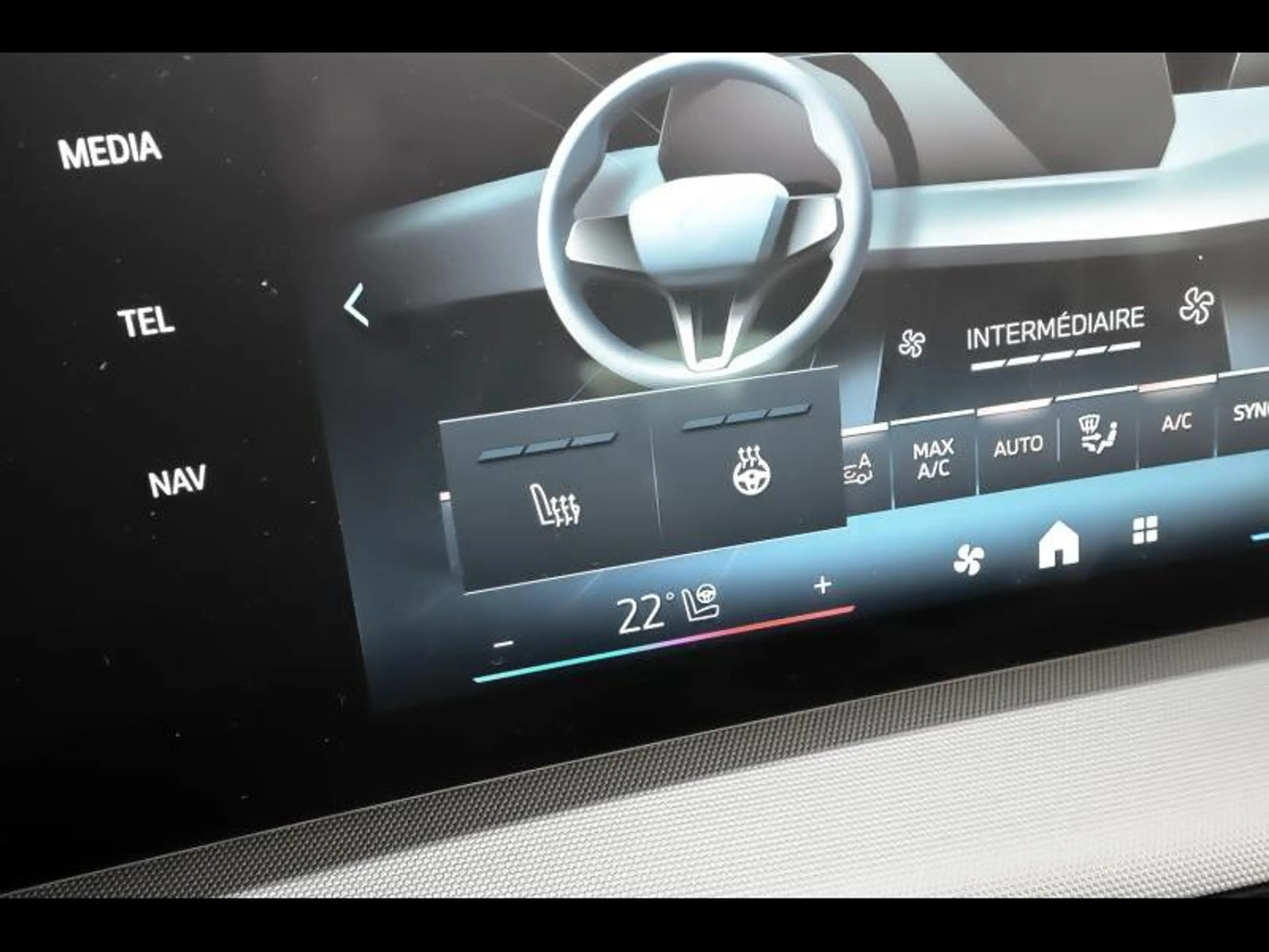 BMW X2 sDrive20i — photo 13