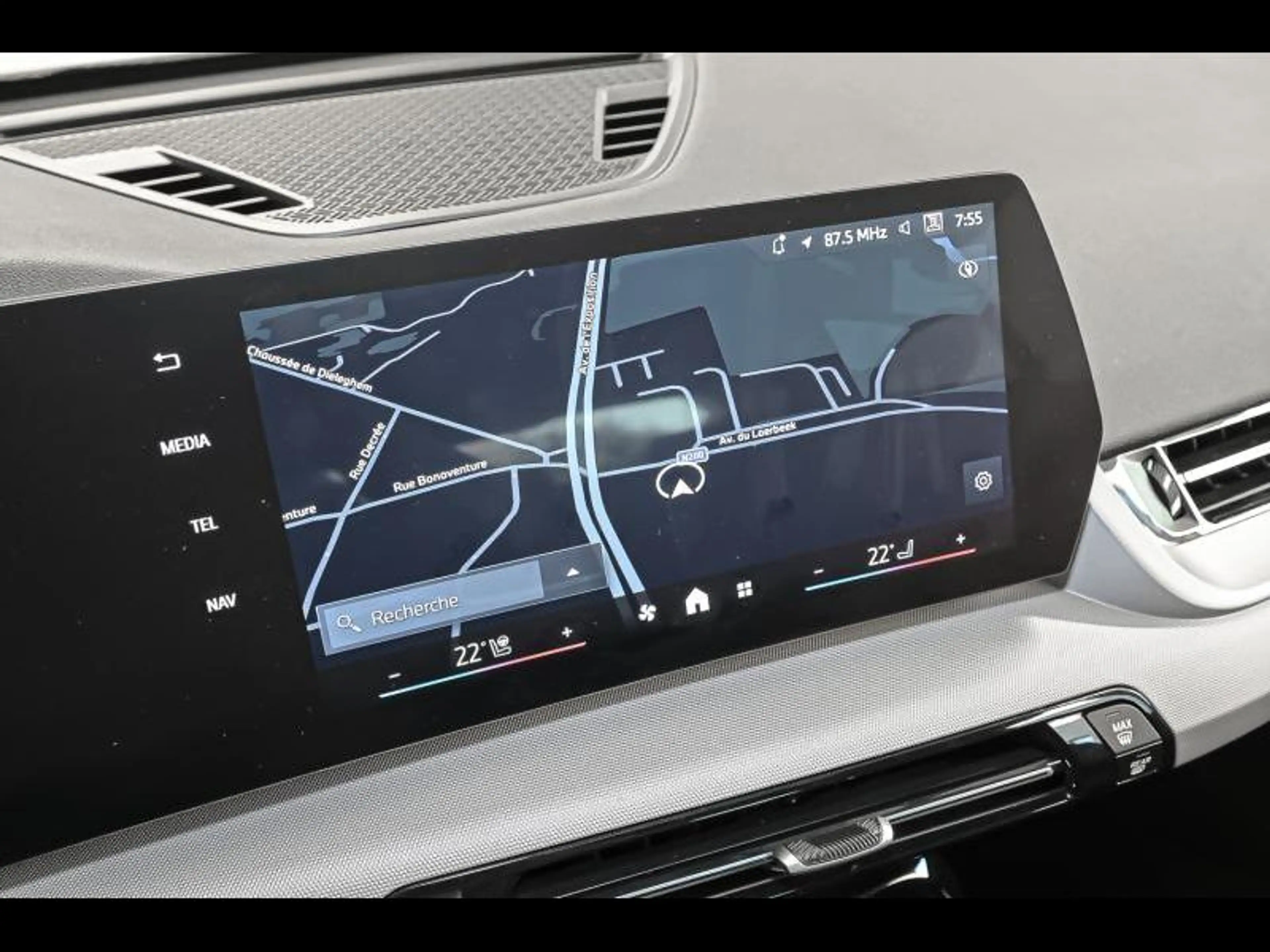 BMW X2 sDrive20i — photo 14