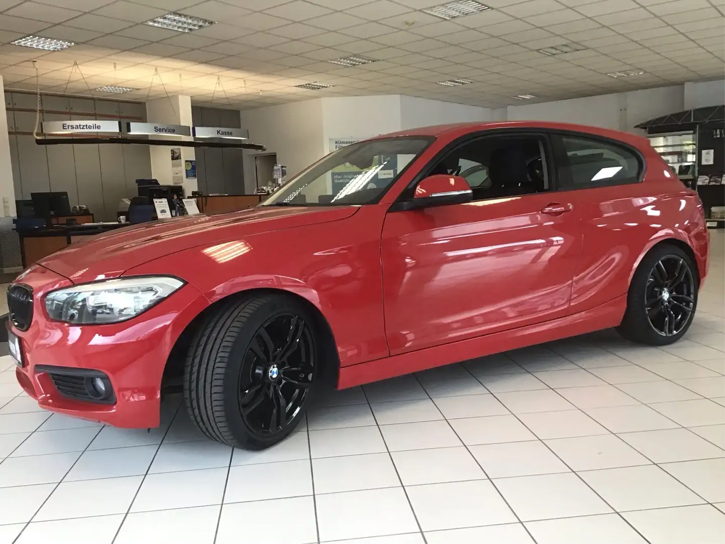 BMW 116 116i Advantage Rot - 1