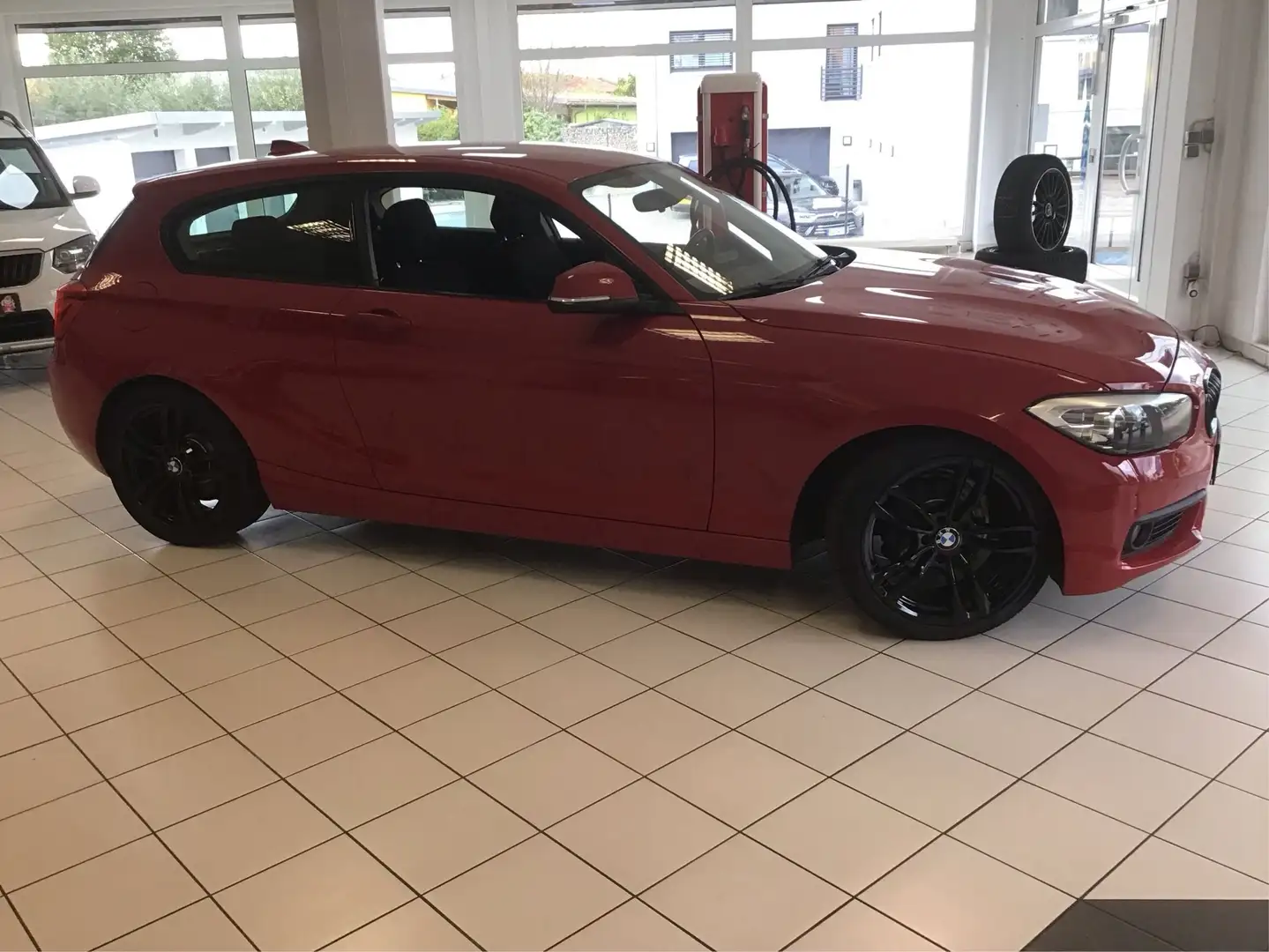 BMW 116 116i Advantage Rot - 2