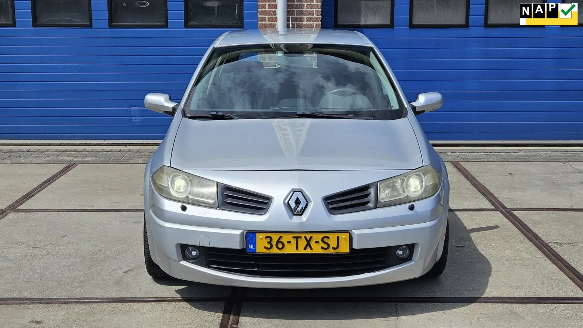 Renault Megane 1.6-16V Tech Line Automaat Zilver - 1
