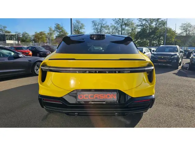 Lotus Eletre view 23