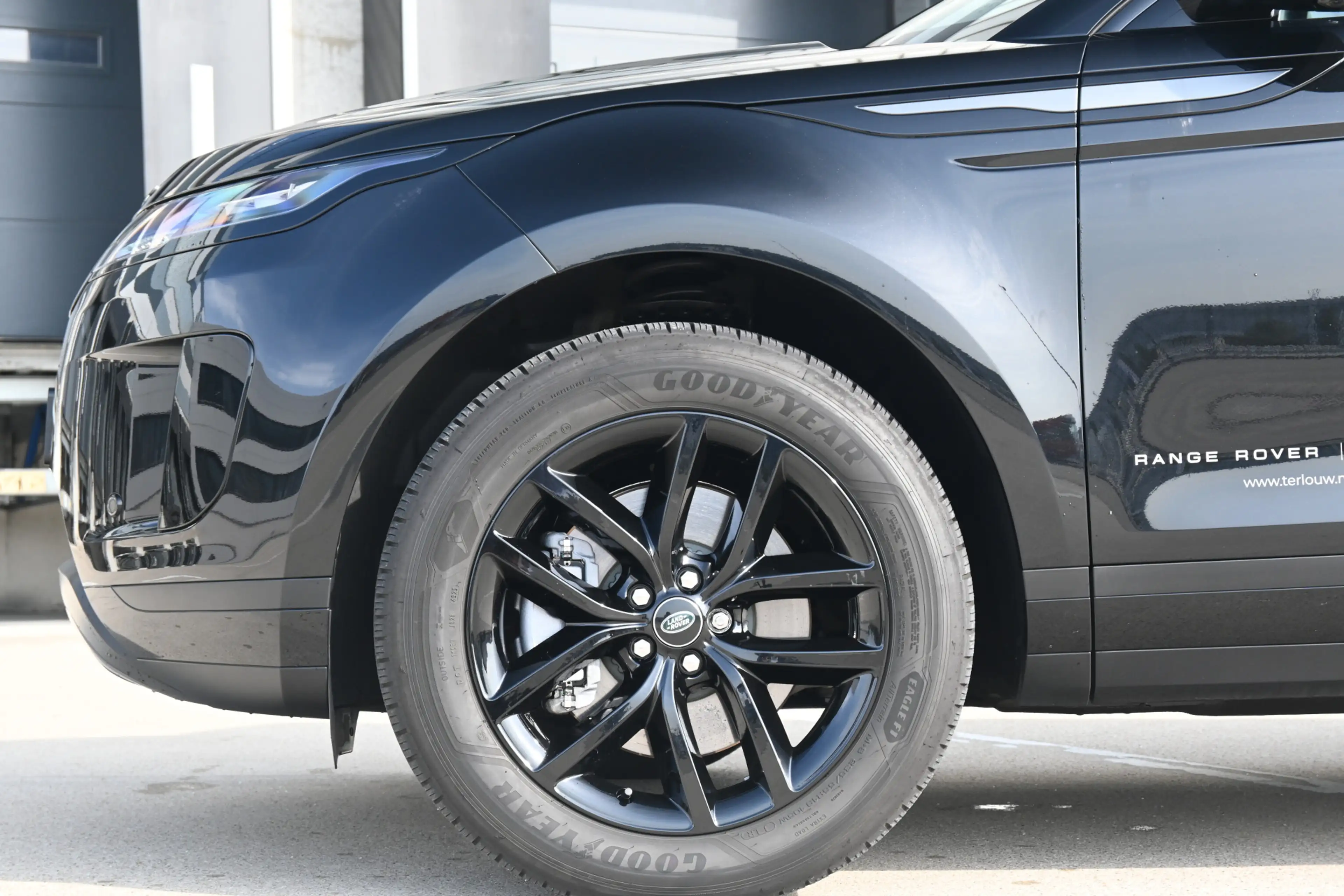 Land Rover Range Rover Evoque 1.5 P270e PHEV AWD S Edition — photo 11