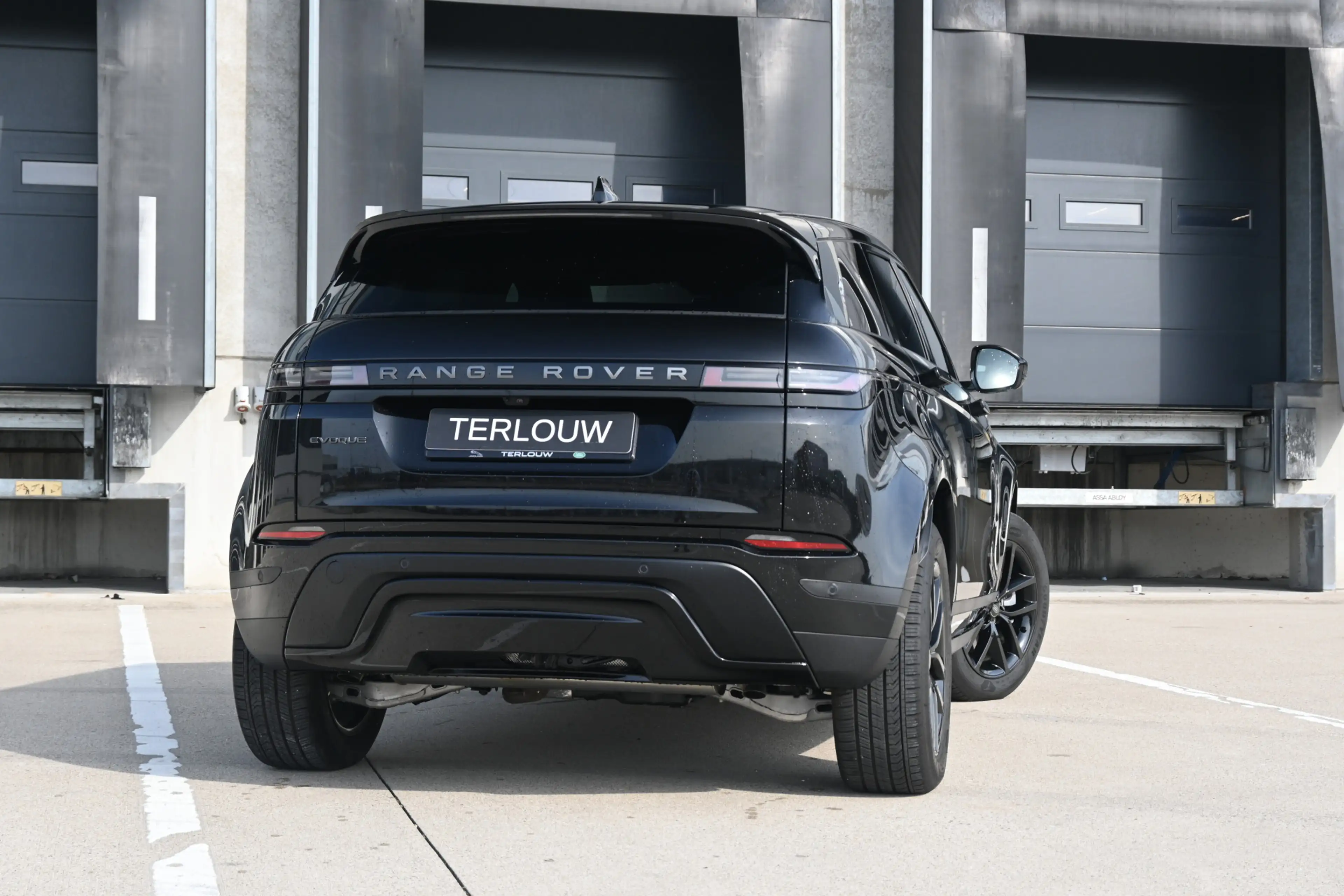 Land Rover Range Rover Evoque 1.5 P270e PHEV AWD S Edition — photo 3