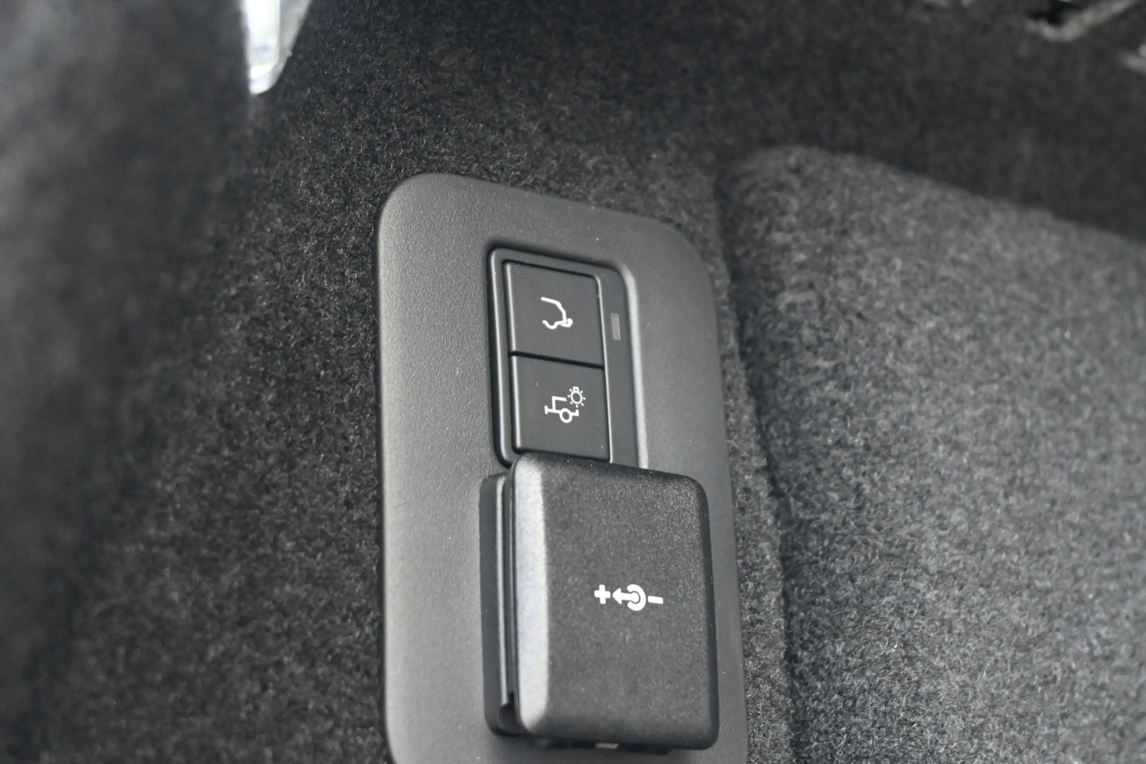 Land Rover Range Rover Evoque 1.5 P270e PHEV AWD S Edition — photo 23
