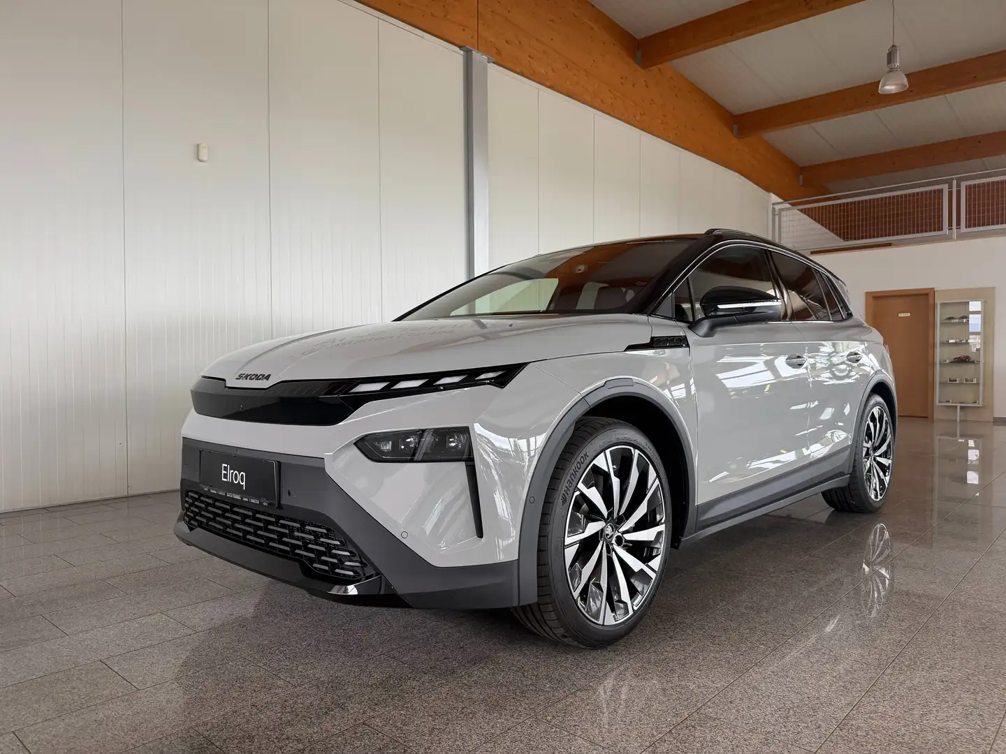 Skoda Elroq 85x Sportline Grau - 2