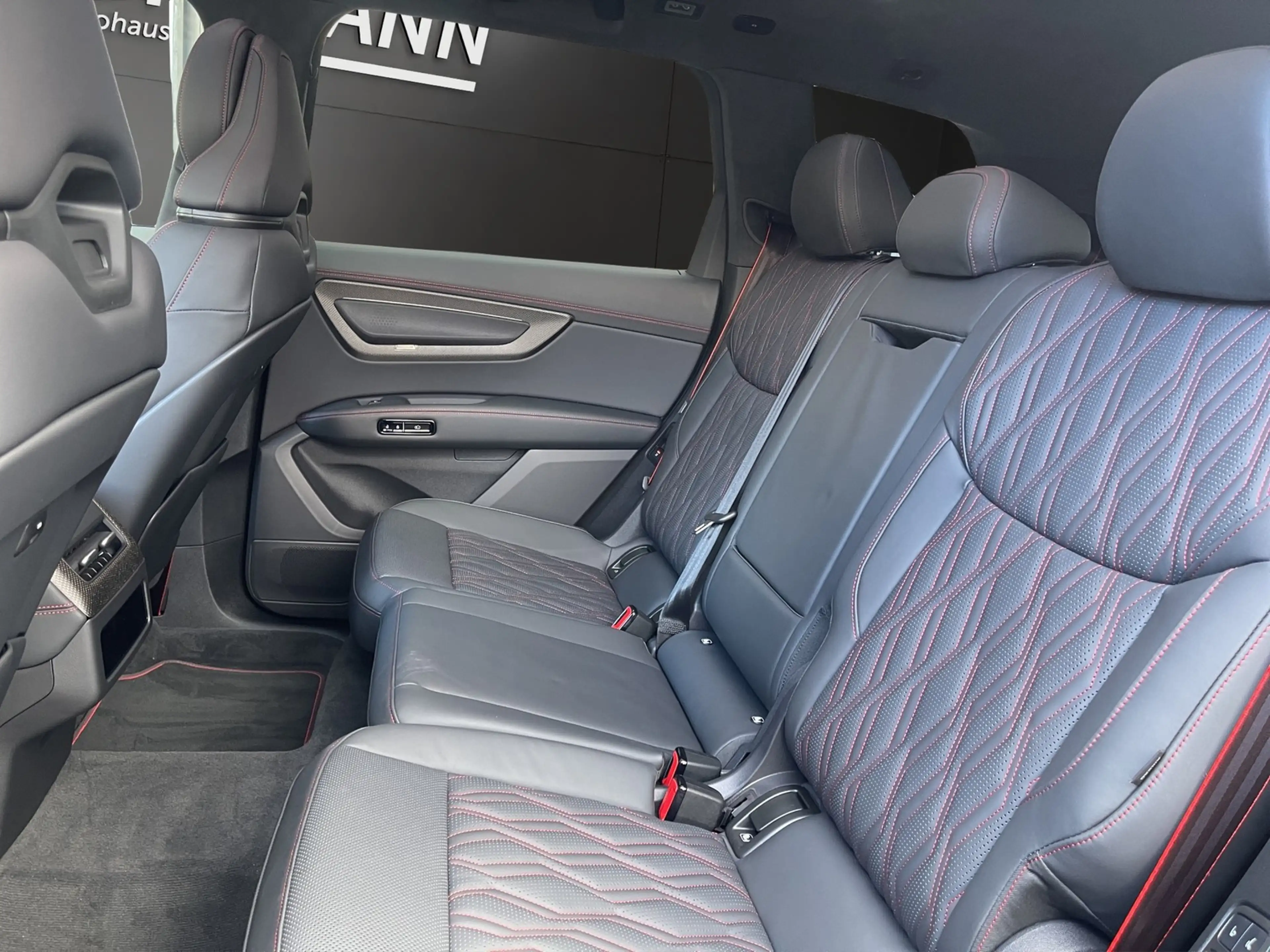 Audi Q7 TDI quattro Tiptronic — photo 13