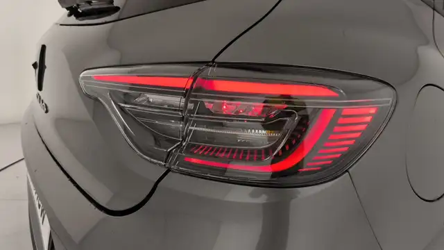 Renault Clio view 9