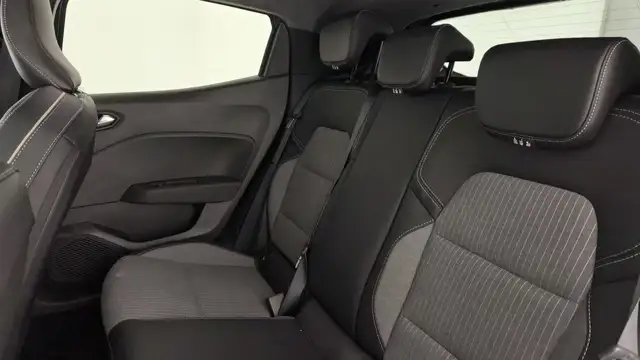 Renault Clio view 13