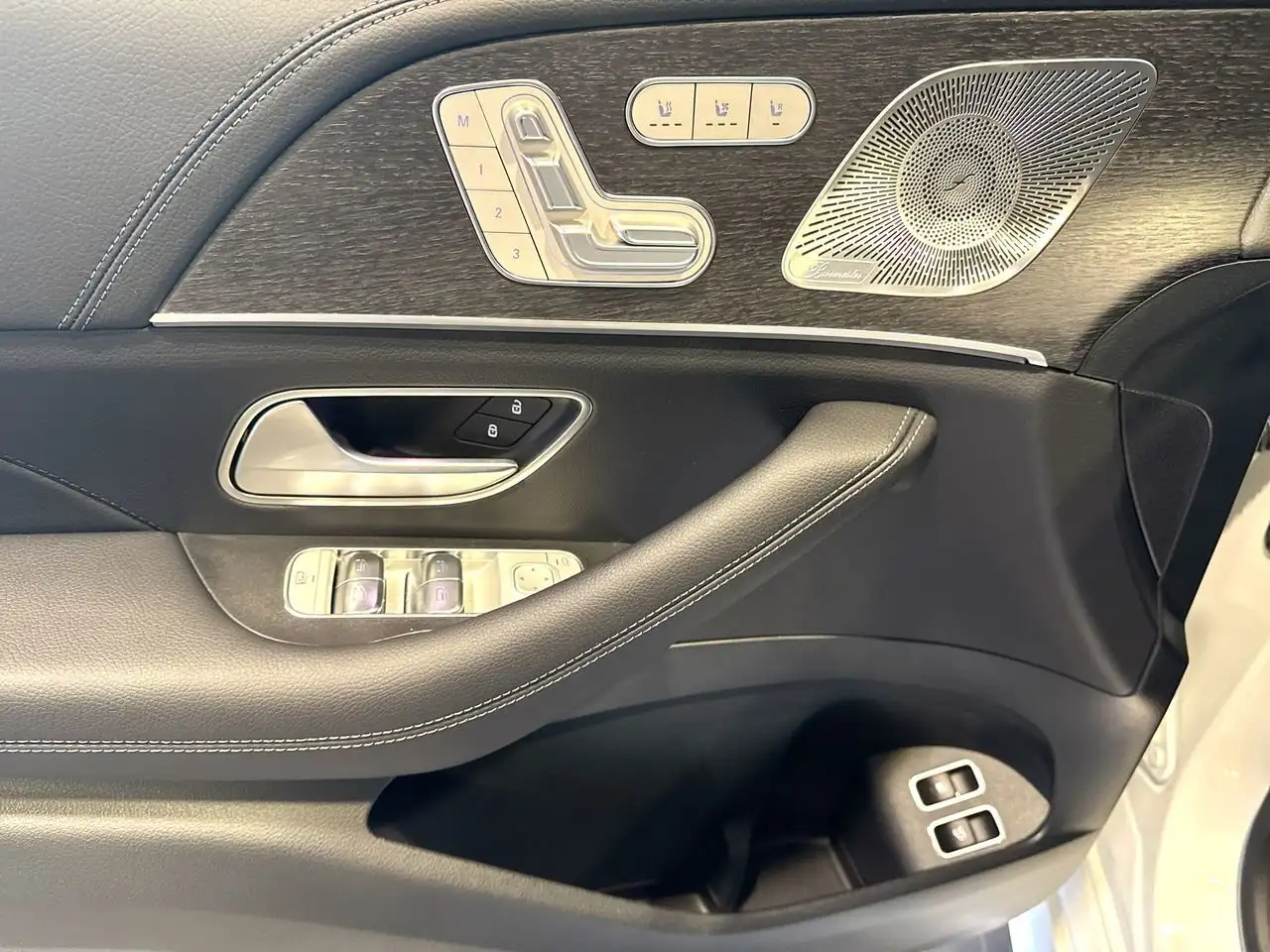 Mercedes-Benz GLE снимка Mercedes-Benz GLE